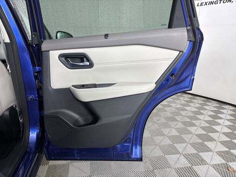 Used 2023 Nissan Rogue SL w/ SL Premium Package image 27