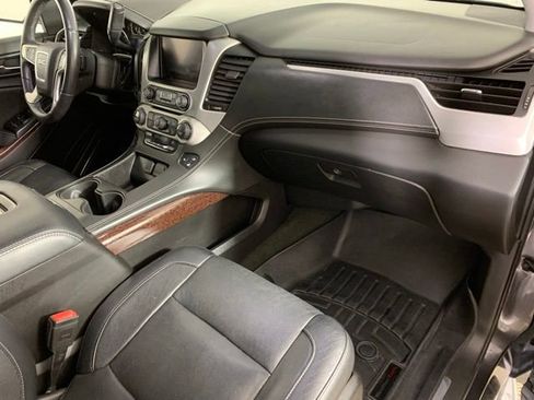 Used 2017 GMC Yukon SLT w/ Open Road Package AWD/4WD image 25