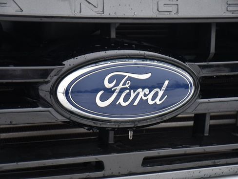 Used 2023 Ford Ranger Lariat w/ Tremor Off-Road Package image 36