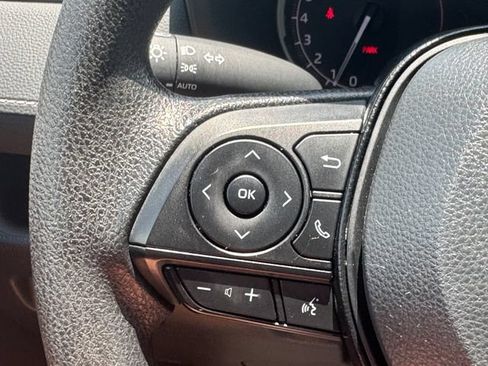 Used 2025 Toyota RAV4 XLE FWD image 22