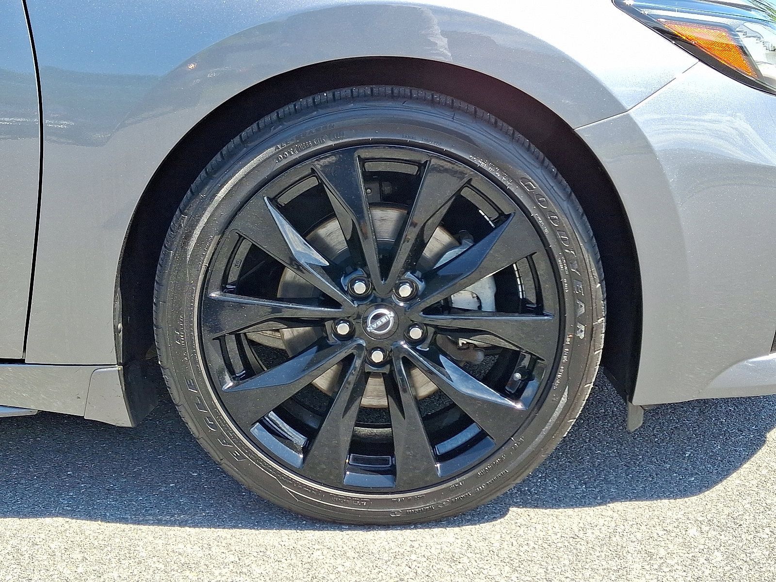 Certified 2023 Nissan Maxima SR w/ Sport Mat Group FWD image 9