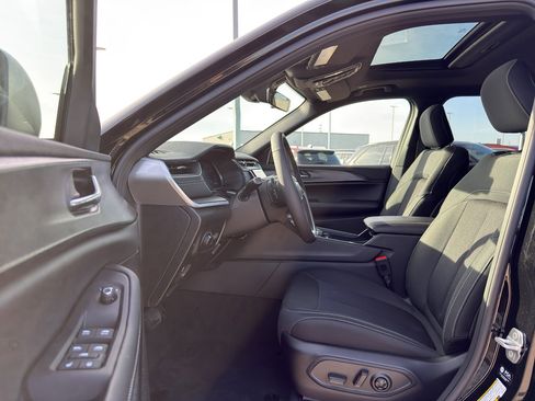 New 2026 Jeep Grand Cherokee L 4WD image 11