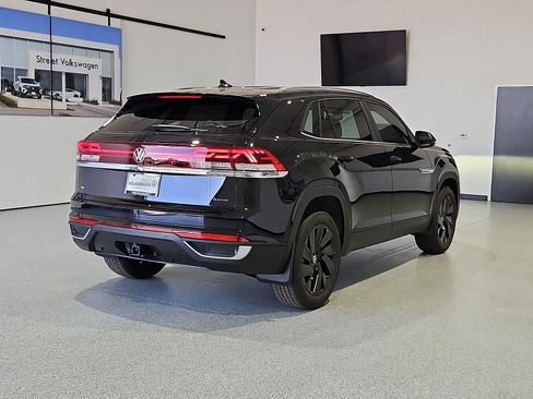 New 2026 Volkswagen Atlas Cross Sport SE AWD/4WD image 9