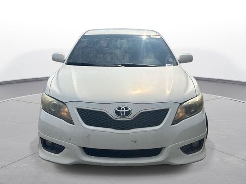 Used 2011 Toyota Camry SE FWD image 3