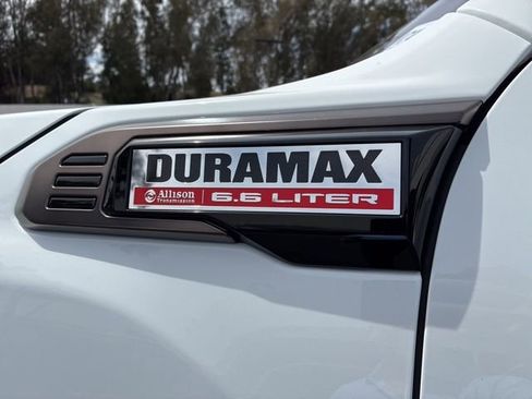 Used 2025 GMC Sierra 2500 AT4X w/ AT4X AEV Edition image 8