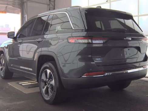 Used 2022 Jeep Grand Cherokee Limited 4xe image 6