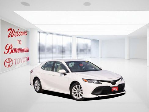 Used 2019 Toyota Camry L image 2