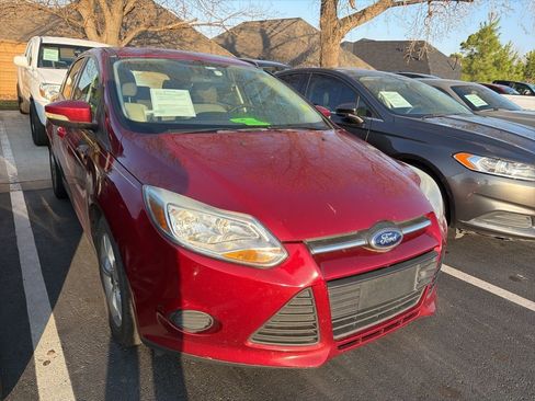 Used 2014 Ford Focus SE image 3