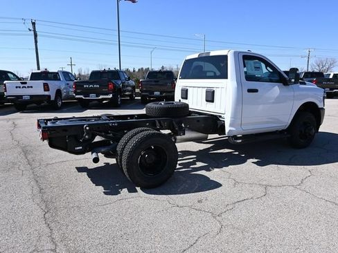 New 2026 RAM 3500 Tradesman AWD/4WD image 7