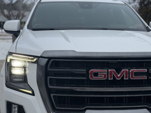 Used 2023 GMC Yukon AT4 image 4