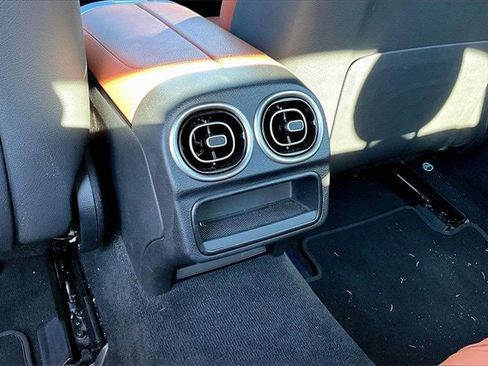 Certified 2025 Mercedes-Benz C 300 4MATIC Sedan image 14