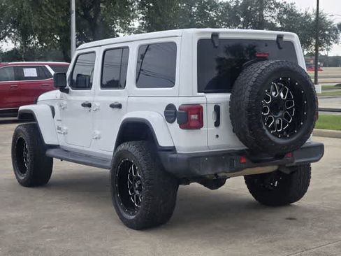 Used 2018 Jeep Wrangler Unlimited Sahara AWD/4WD image 4
