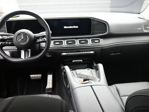 Used 2026 Mercedes-Benz GLS 450 4MATIC image 9