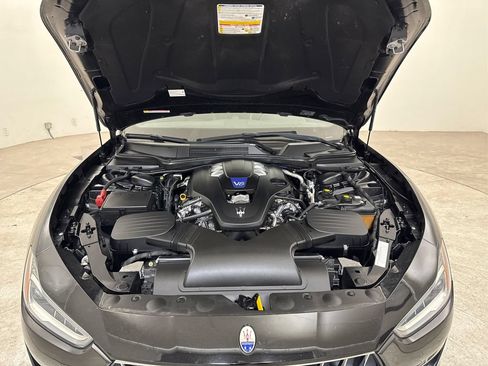 Used 2019 Maserati Ghibli S GranLusso RWD image 12
