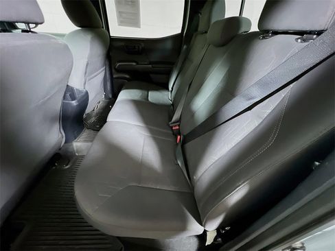 Used 2018 Toyota Tacoma TRD Off-Road image 22