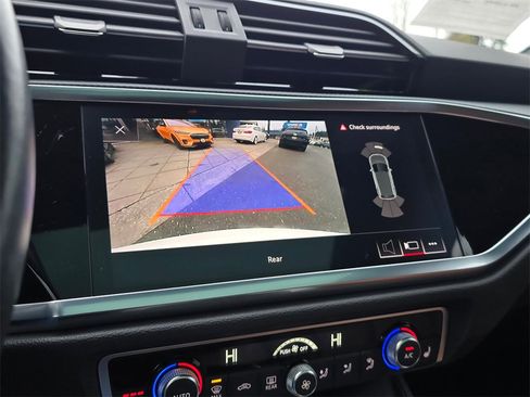 Used 2021 Audi Q3 2.0T Premium Plus w/ Premium Plus Package image 30