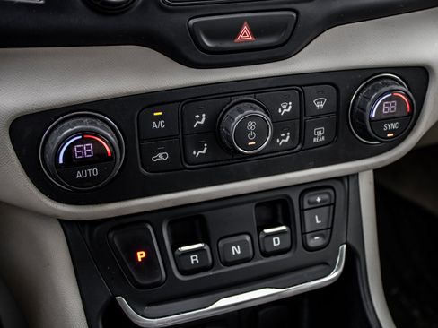 Used 2020 GMC Terrain Denali w/ Denali Premium Package image 31