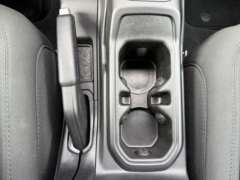 Used 2021 Jeep Wrangler Sport S image 27