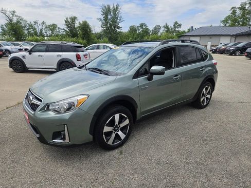 Used 2016 Subaru Crosstrek Touring AWD/4WD image 3