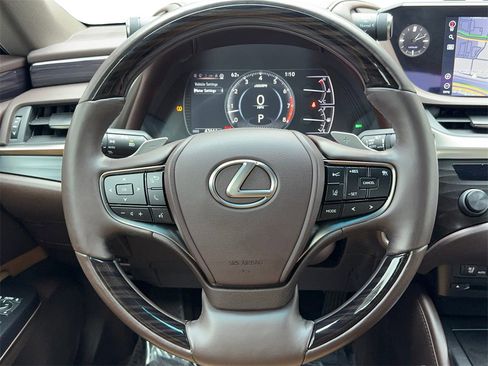 Used 2020 Lexus ES 350 w/ Premium Package image 18