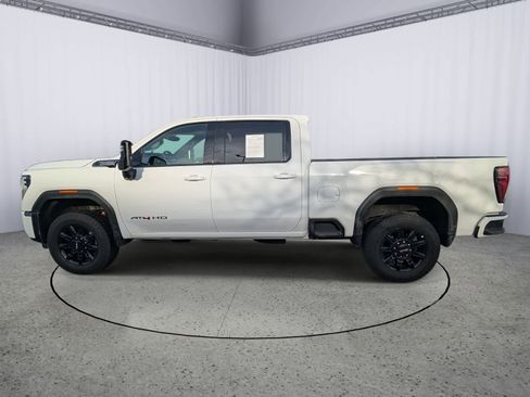 Used 2025 GMC Sierra 2500 AT4 image 5