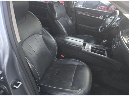 Used 2015 Hyundai Genesis 3.8 w/ Option Group 03 image 15