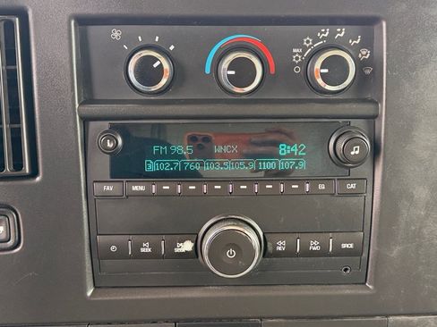 Used 2019 GMC Savana 3500 w/ Driver Convenience Package RWD image 16
