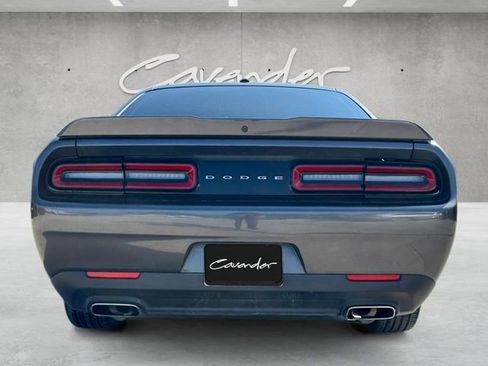 Used 2022 Dodge Challenger SXT image 15