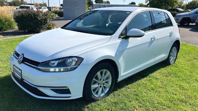 Used 2018 Volkswagen Golf S FWD image 4