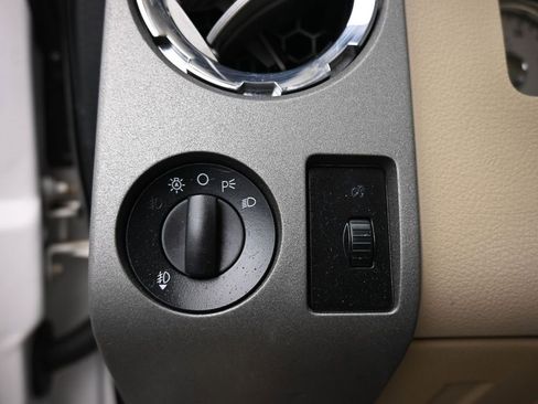 Used 2010 Ford F250 Lariat image 22