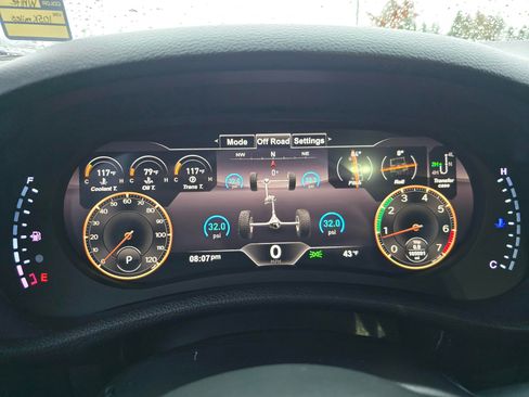 Used 2016 Jeep Wrangler Unlimited Sahara AWD/4WD image 16