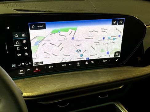 Used 2025 Audi Q5 2.0T Premium w/ Convenience Package image 3