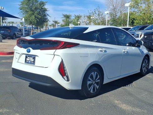 Used 2019 Toyota Prius Prime Premium image 4