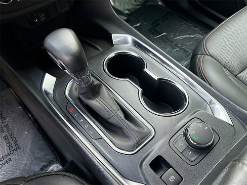 Used 2023 Chevrolet Traverse High Country image 17