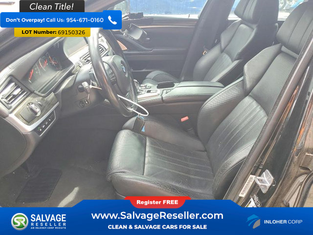 Used 2013 BMW M5 w/ Executive Pkg RWD image 9