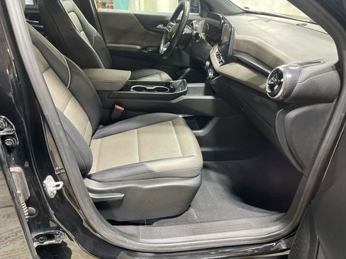 Used 2025 Chevrolet Equinox LT w/ Convenience Package II image 25