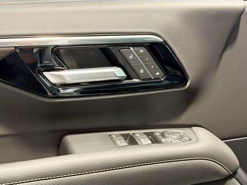 New 2026 Chevrolet Tahoe Premier AWD/4WD image 17