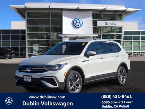 Certified 2023 Volkswagen Tiguan SE image 8