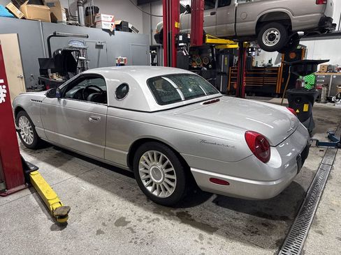 Used 2004 Ford Thunderbird image 34