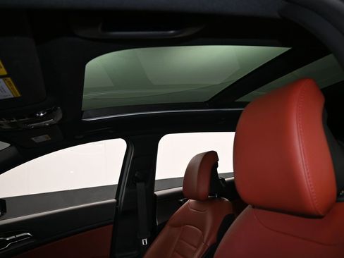 Used 2024 Kia Sportage SX image 11