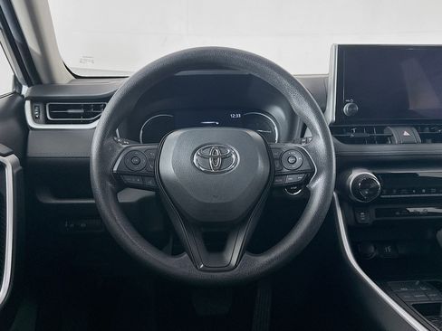 Used 2025 Toyota RAV4 XLE FWD image 18