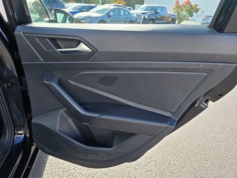 Used 2024 Volkswagen Jetta SE image 38