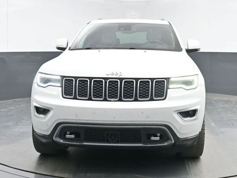 Used 2018 Jeep Grand Cherokee Limited image 3