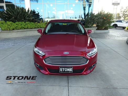 Used 2016 Ford Fusion SE image 2