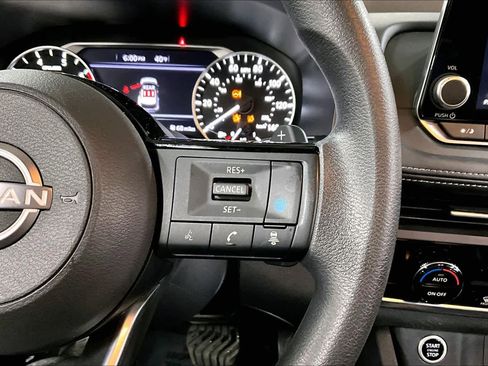 Used 2023 Nissan Rogue SV image 25