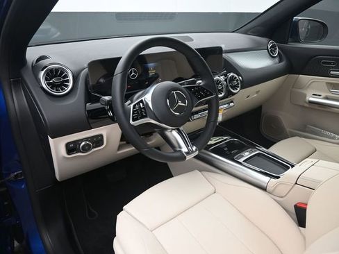 New 2025 Mercedes-Benz GLA 250 image 33