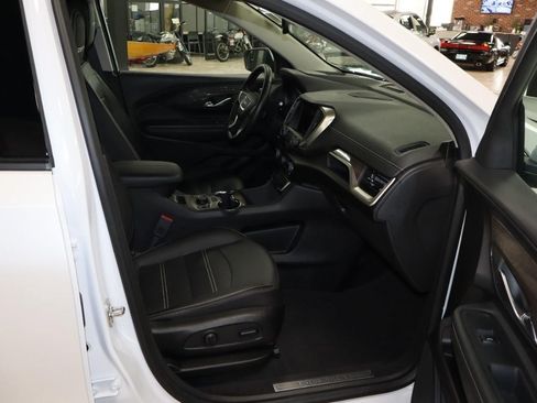 Used 2024 GMC Terrain Denali w/ Denali Premium Package AWD/4WD image 35