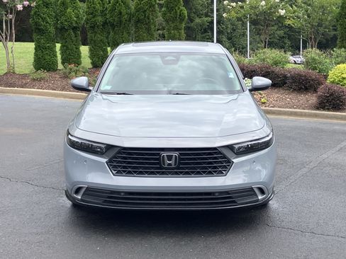 Used 2025 Honda Accord Touring image 3