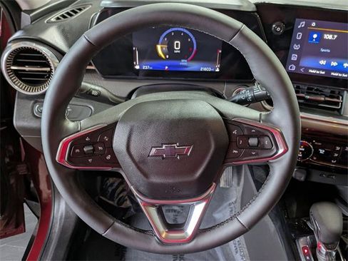 Certified 2024 Chevrolet Trax ACTIV w/ Sunroof Package image 17