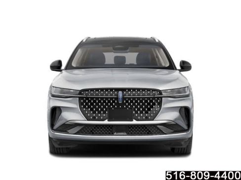 Used 2026 Lincoln Nautilus Premier image 5